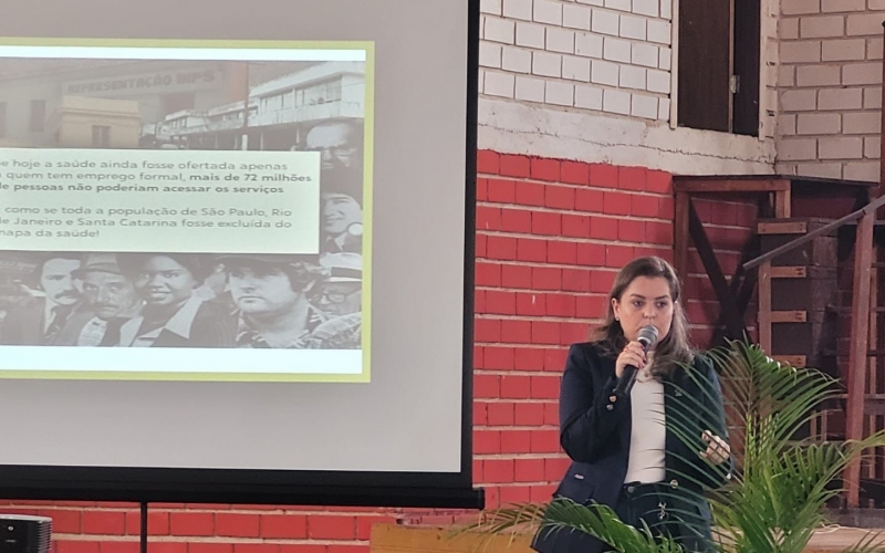 Diretora do CimSaúde é palestrante em Conferência Municipal 