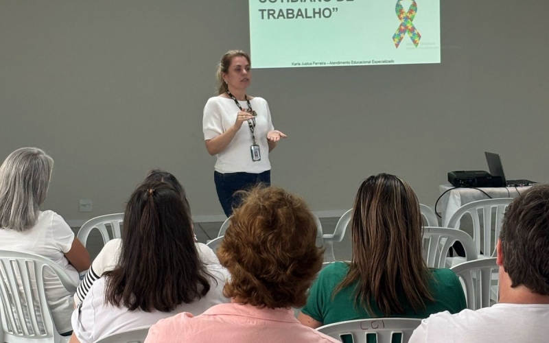 No Dia Mundial, Carambeí debate Autismo