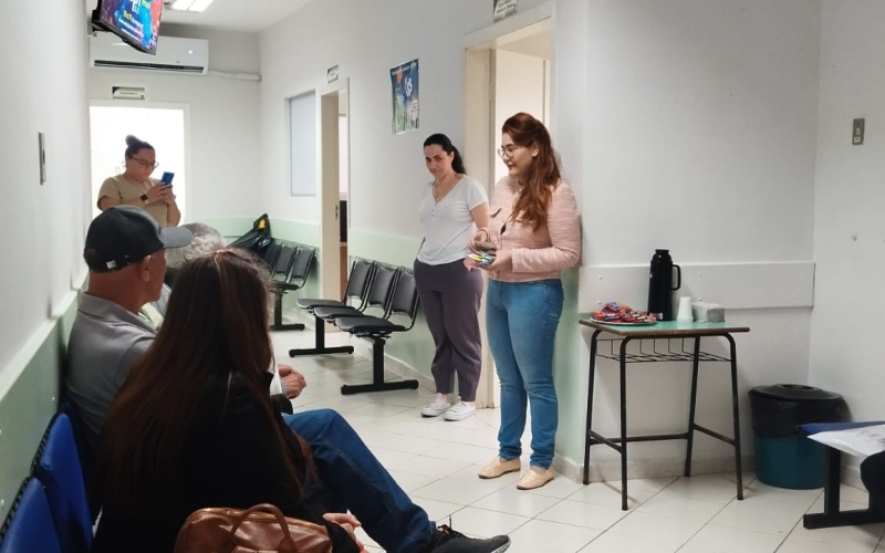 Pacientes recebem informações no ‘Dia do Idoso’